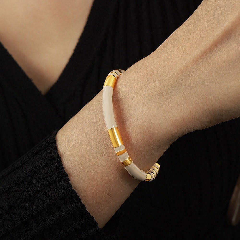 18K gold beautiful C-shaped opening design bracelet - JuVons