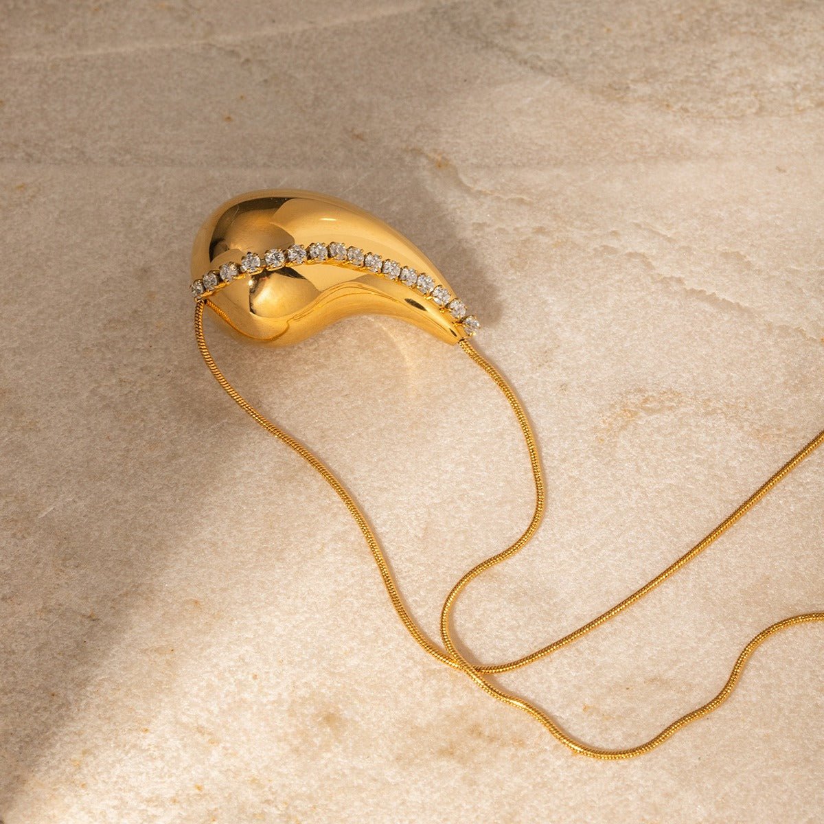 18K gold chubby drop-shaped diamond pendant necklace - JuVons