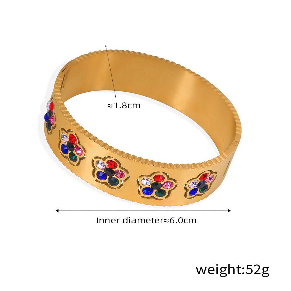 18K gold classic floral diamond design bracelet - JuVons