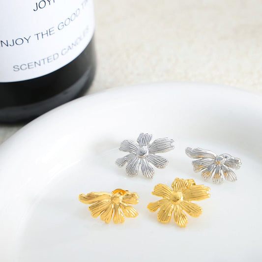 18K Gold Daisy Design Style Earrings - JuVons