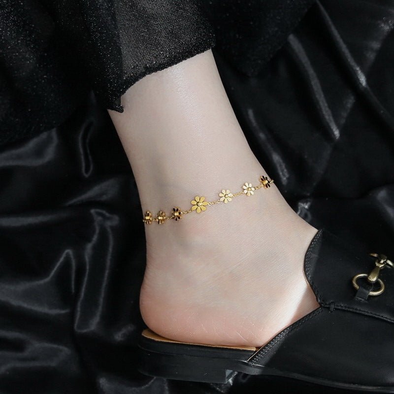 18K Gold Exquisite Simple Sweet Daisy Design Anklet - JuVons