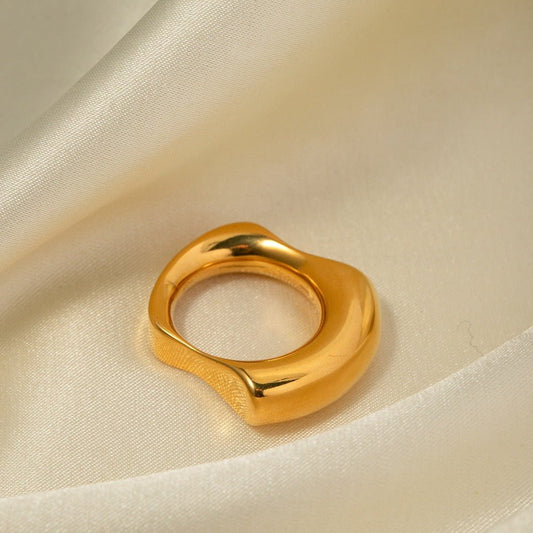18k gold fashionable irregular concave and convex ring - JuVons