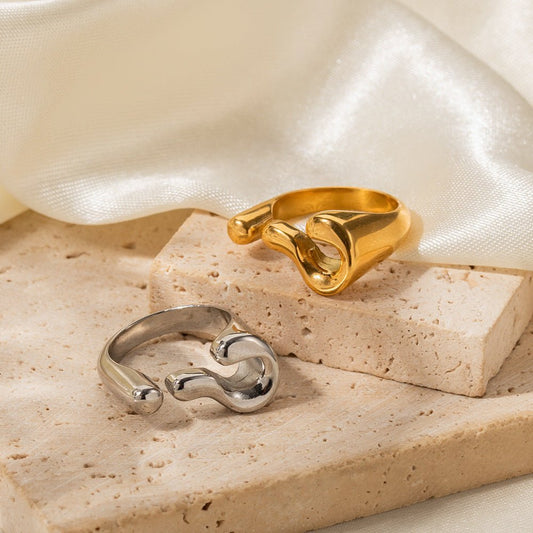 18K gold fashionable irregular-shaped ring - JuVons