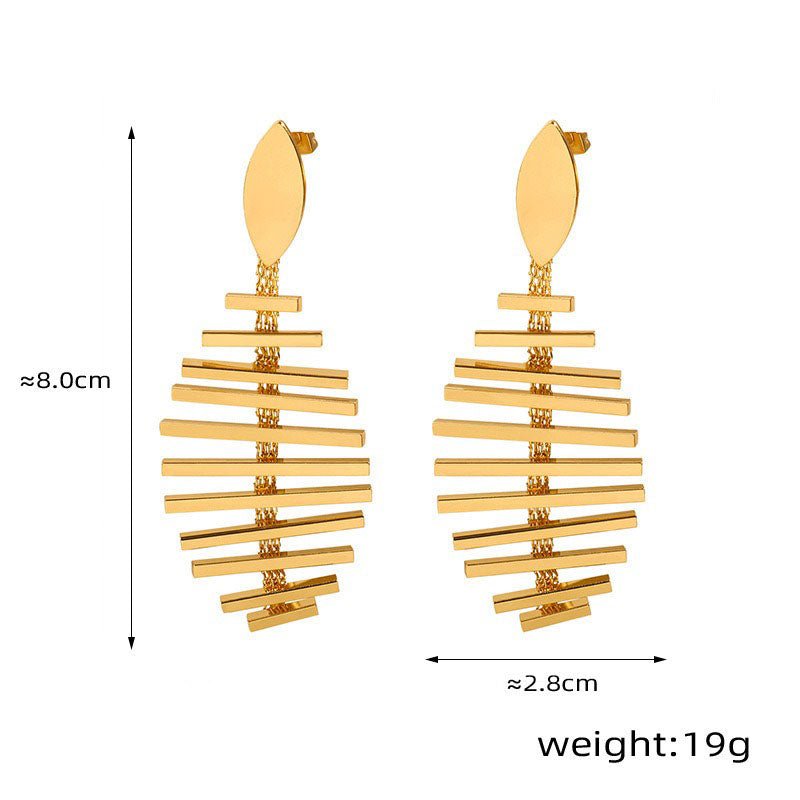 18K gold fish bone and tassel design earrings - JuVons