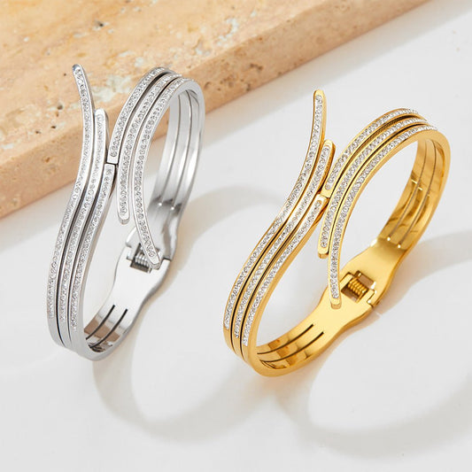 18K gold irregular-shaped diamond design bracelet - JuVons