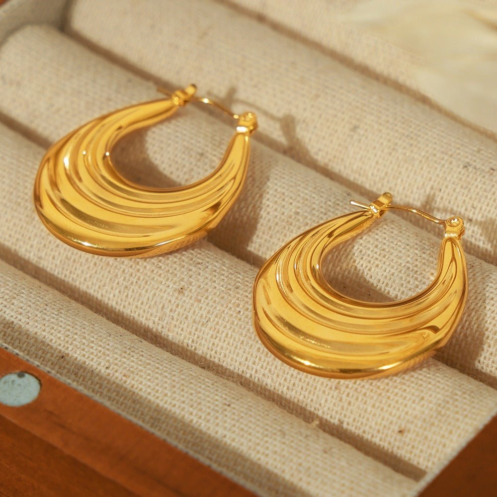 18K gold retro style crescent design earrings - JuVons