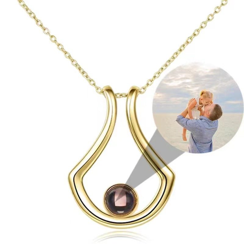 Fashionable U-shaped projection necklace - JuVons