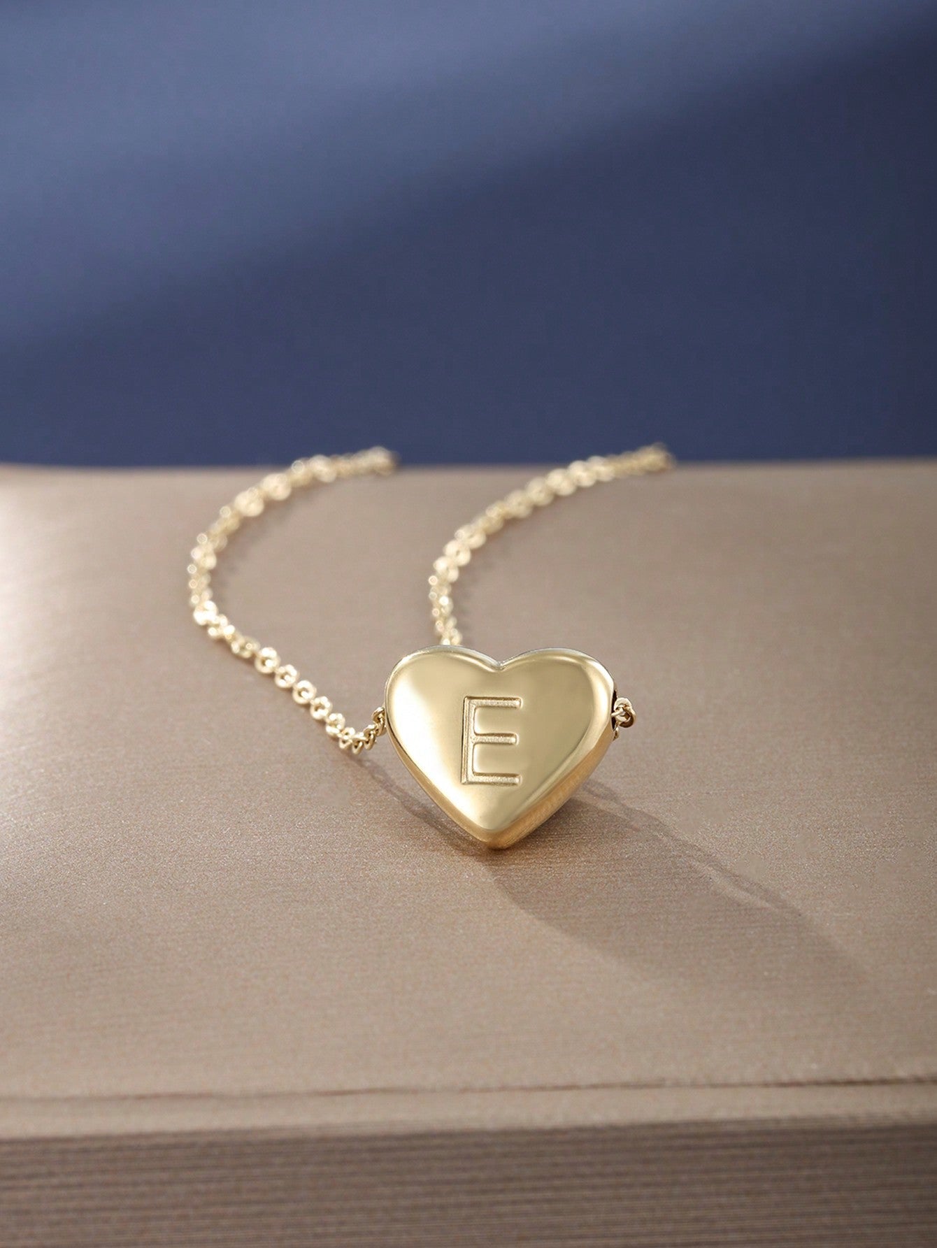 Personalized & exquisite letter engraved necklace - JuVons